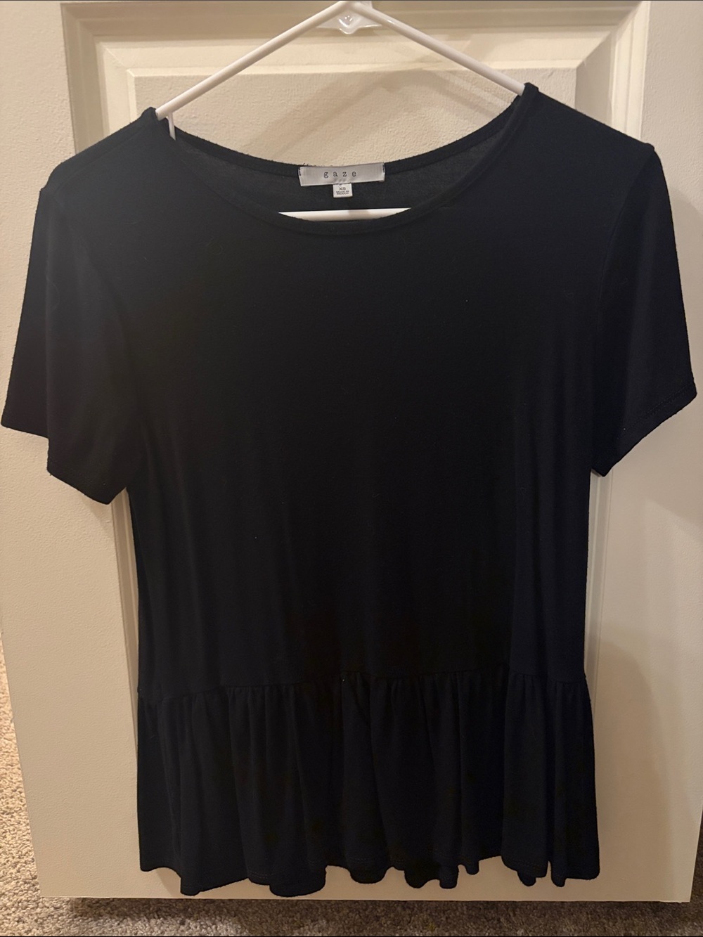 Baby doll ruffle hem bottom black T-shirt
